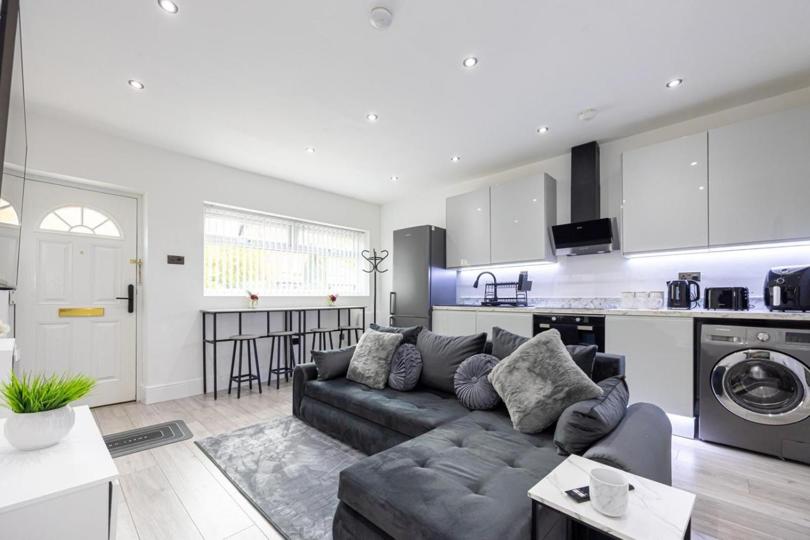 Westpoint Luxury Apartment Manchester Room photo