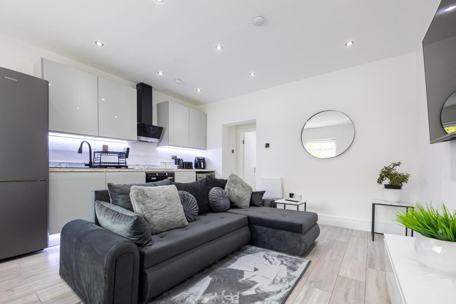 Westpoint Luxury Apartment Manchester Room photo